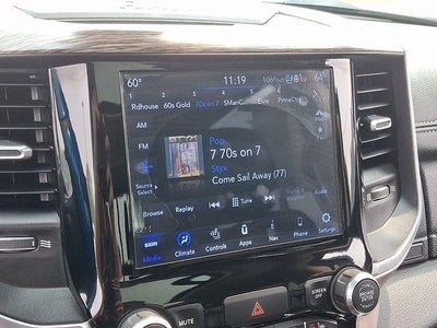 2020 RAM 1500 Laramie Crew Cab 4x4 5'7" Box