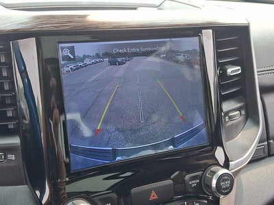 2020 RAM 1500 Laramie Crew Cab 4x4 5'7" Box