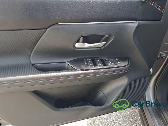 2025 Nissan Kicks SR Intelligent AWD