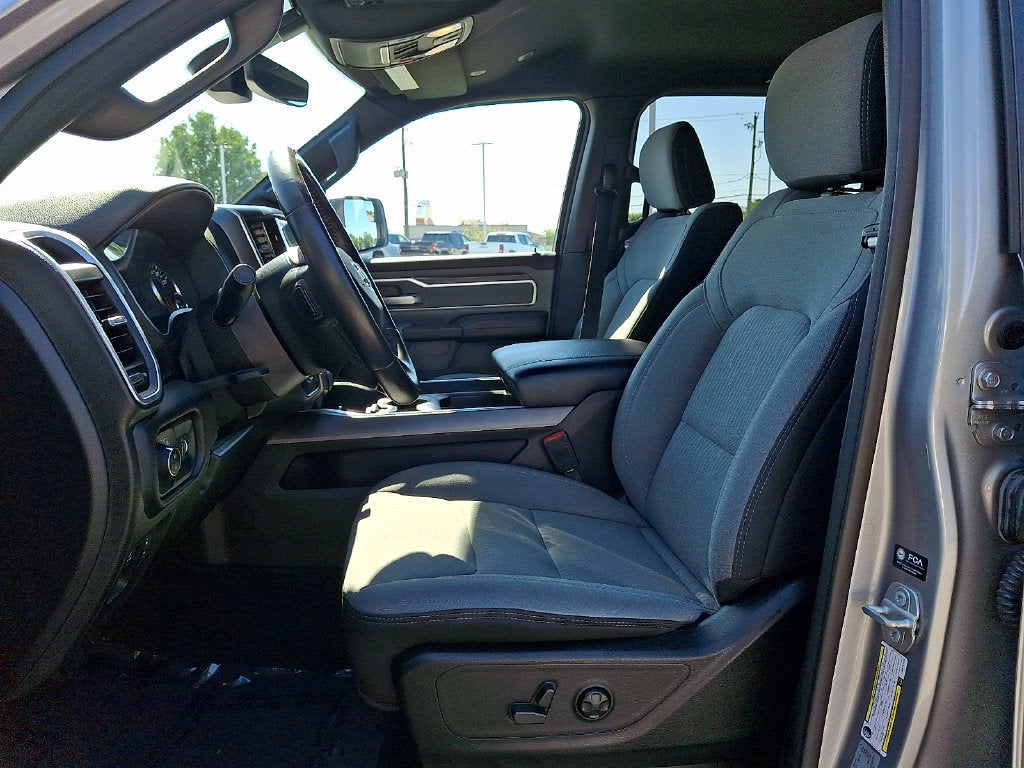 2021 RAM 1500 Big Horn Crew Cab 4x4 5'7" Box