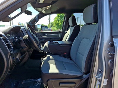 2022 RAM 1500 Big Horn Crew Cab 4x4 5'7" Box