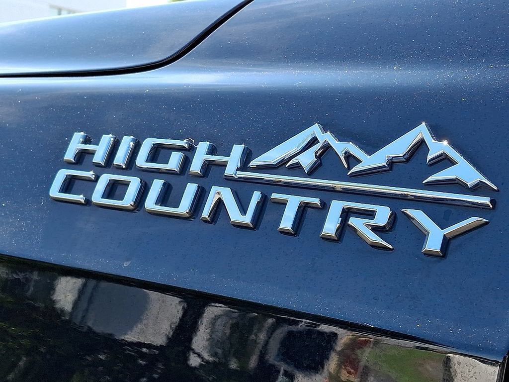 2022 Chevrolet Suburban High Country