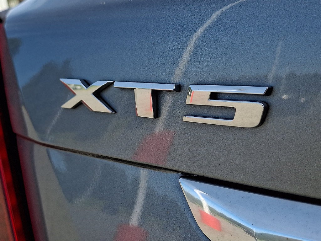 2023 Cadillac XT5 FWD Premium Luxury