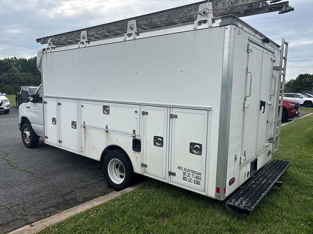 2022 Ford E-Series Cutaway E-450 DRW