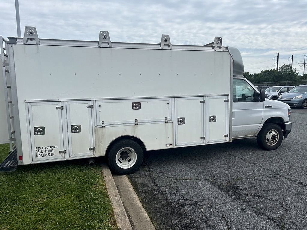 2022 Ford E-Series Cutaway E-450 DRW
