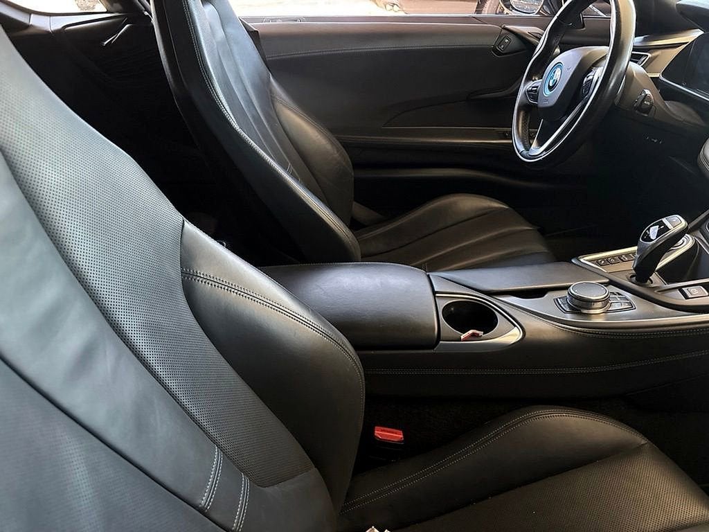 2017 BMW i8 2DR CPE